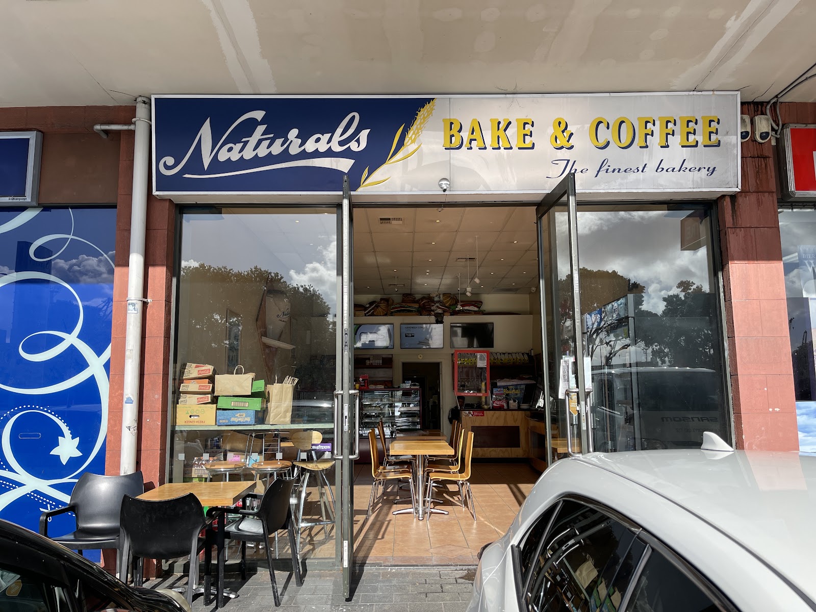 Naturals Bake and Coffee storefront on Quay Street